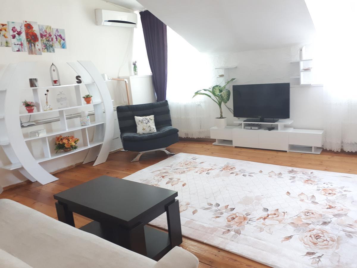 Karin House Lägenhet Tbilisi Exteriör bild